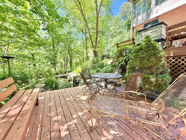Building Photo - 309 Bullrun Valley Dr