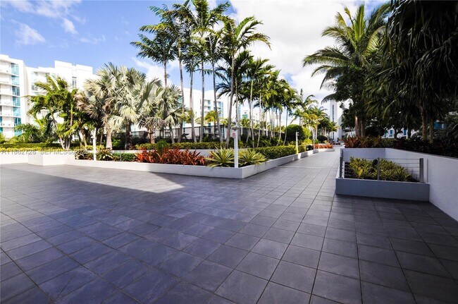 Building Photo - 2950 NE 188th St