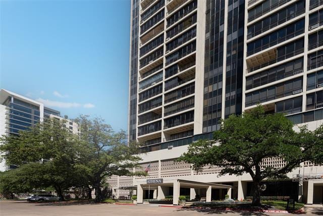 Building Photo - 6335 W Northwest Hwy