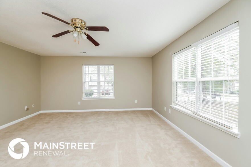 Building Photo - 3012 Edgefield Dr SW