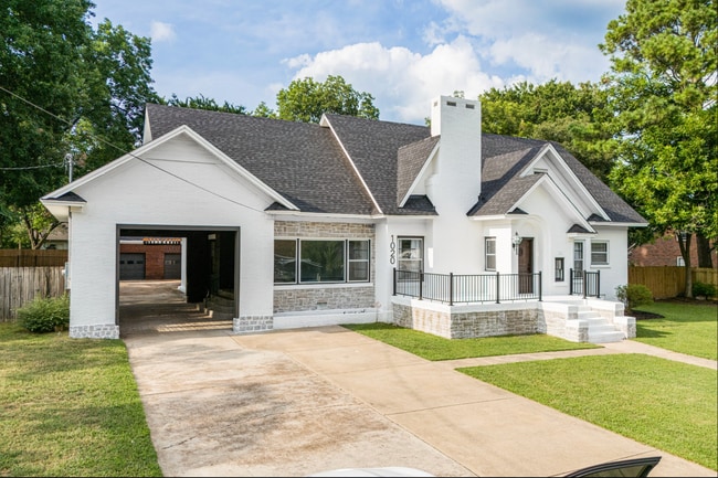 Building Photo - For Rent | Fully Furnished 5,000 Sq. Ft. Luxury Home with Pool