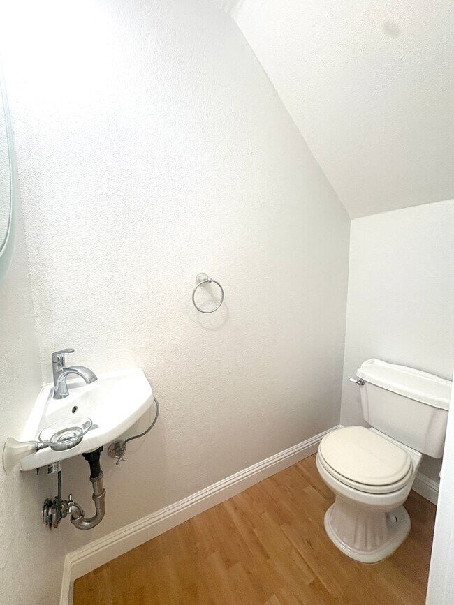 Building Photo - Charming Townhouse in Prime South San Jose