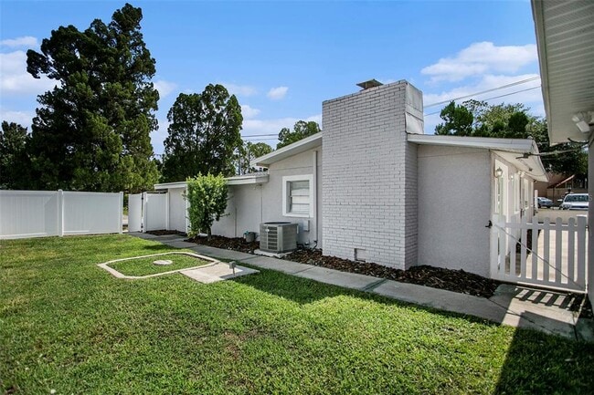 Building Photo - 4602 W Hawthorne Rd