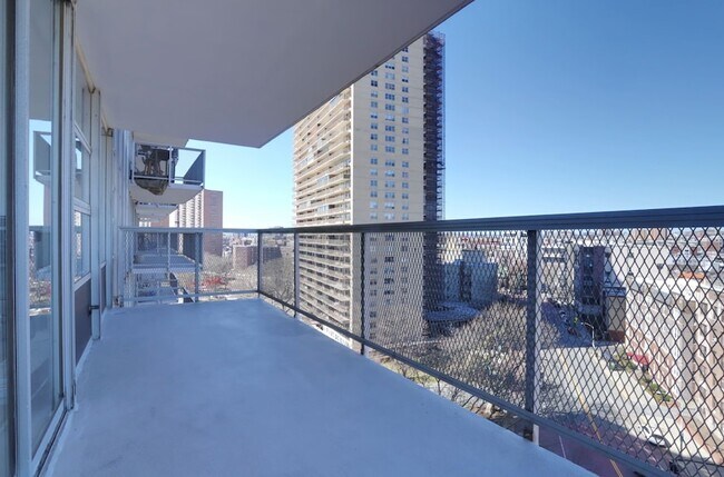 Building Photo - 6050 JFK Blvd E