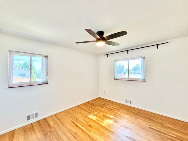 Building Photo - South Denver Brick Ranch