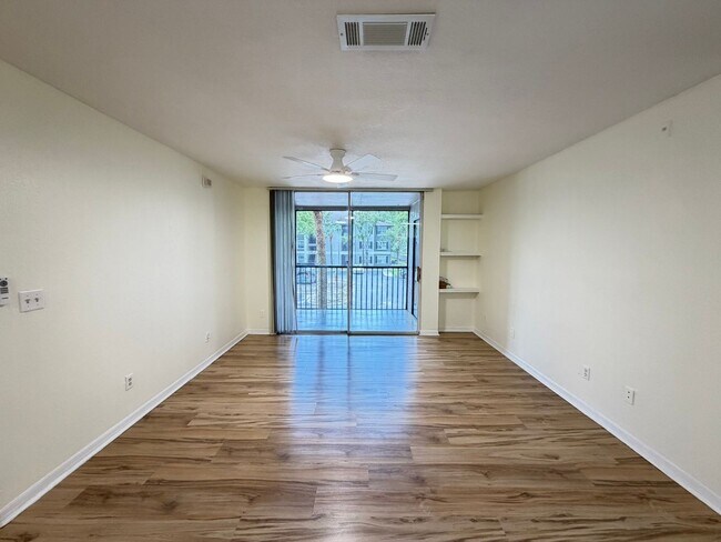 Building Photo - Condo for rent on SANDLAKE PRIVATE RESIDENCES