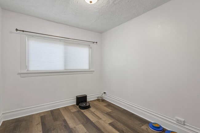 Building Photo - 722 S 700 E