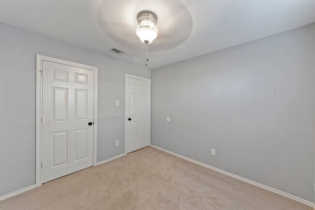 Building Photo - 128 Overbrook Dr