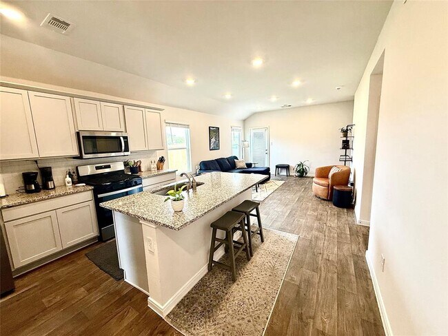Building Photo - 413 Abbey Ln