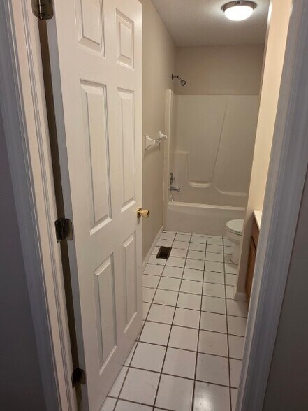 Building Photo - 736 Charlton Ct