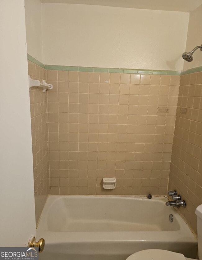 Building Photo - 6494 Lower Dixie Lake Rd