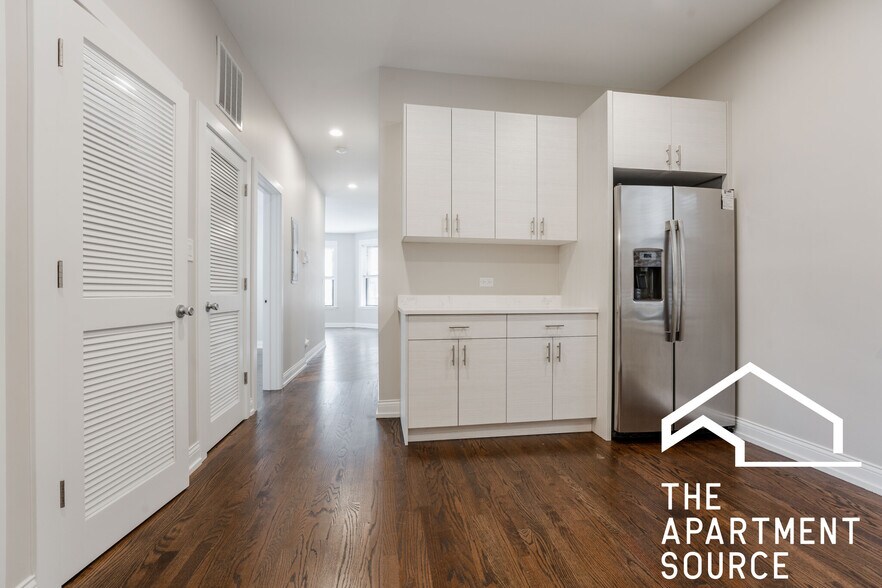 Building Photo - 2758 N Richmond St