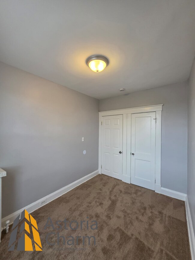 Building Photo - 3016 Pelham Ave
