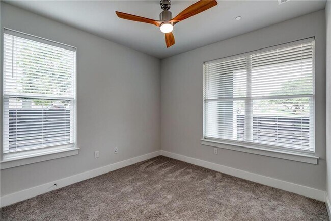 Building Photo - 4600 Freedom Dr