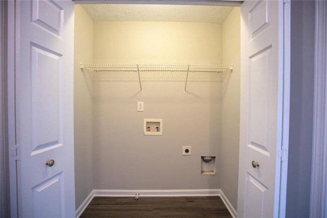 Building Photo - 649 Kenridge Dr