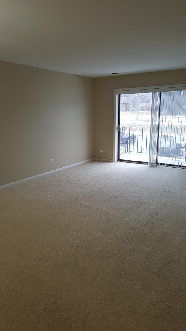 Building Photo - 100 Clubhouse Ln