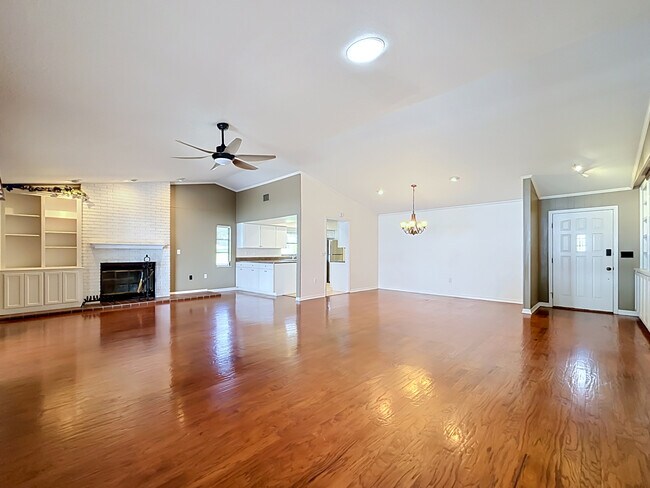 Building Photo - 2720 Crystal Beach Rd