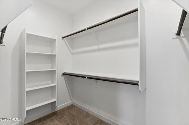 Building Photo - 565 E White Wing Dr