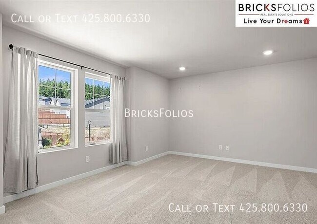 Building Photo - Captivating 5-Bedroom Home with Exceptional Features in Port Orchard.