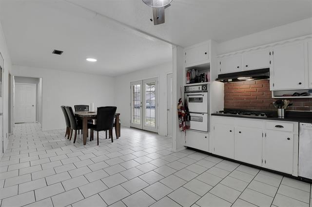 Building Photo - 321 Bowles Ct