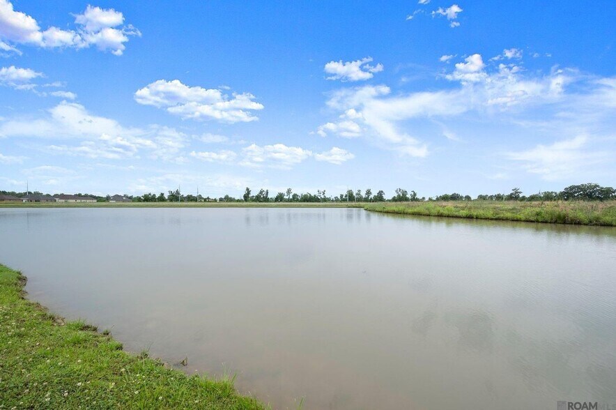 Building Photo - 5207 White River Rd