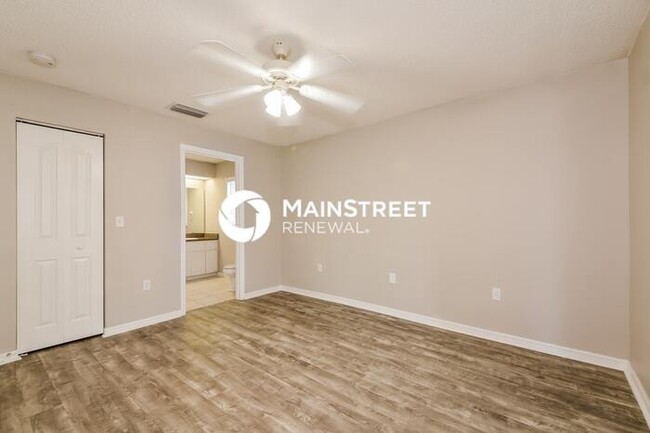 Building Photo - 7527 42nd Ct E