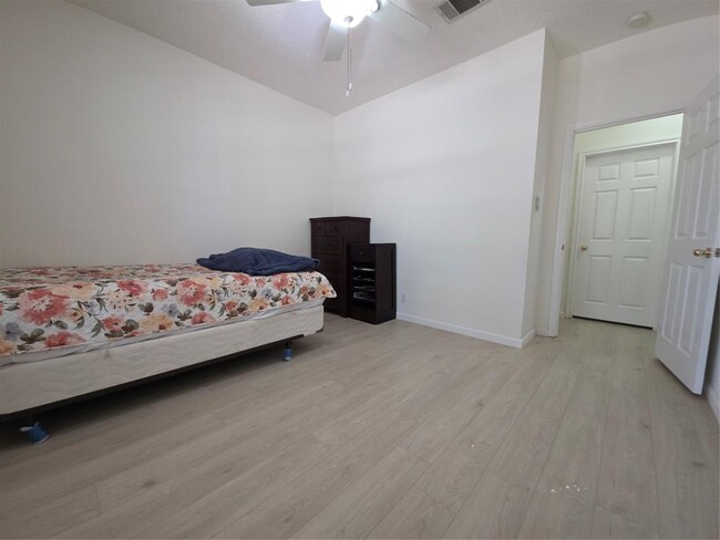 Building Photo - 16800 Tomcat Dr