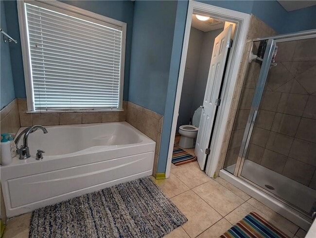 Building Photo - 815 Earlham Dr