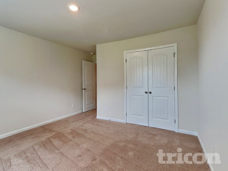 Building Photo - 294 Coleshill Rd