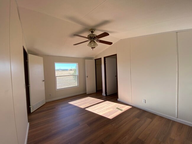 Building Photo - 533 Frost Rd