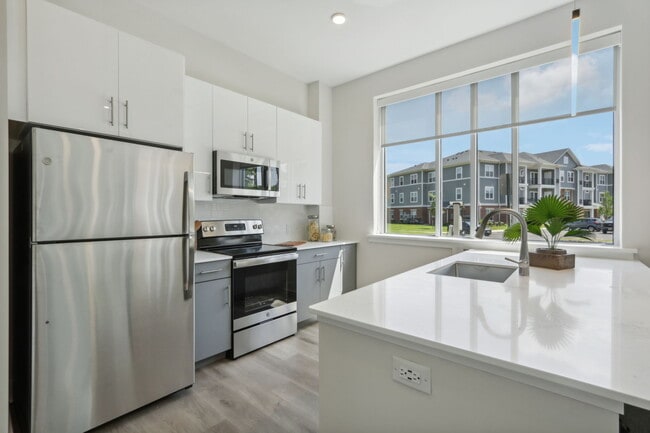 Building Photo - Horizon at Heritage Court