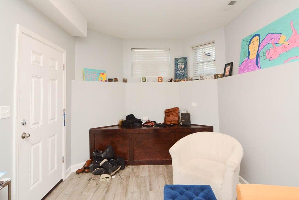 Building Photo - 3755 W Diversey Ave