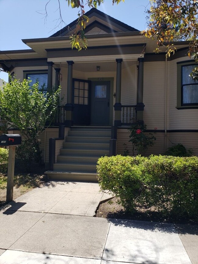 Primary Photo - Beautiful 3 Bedroom 2 Bath Home in Heart o...