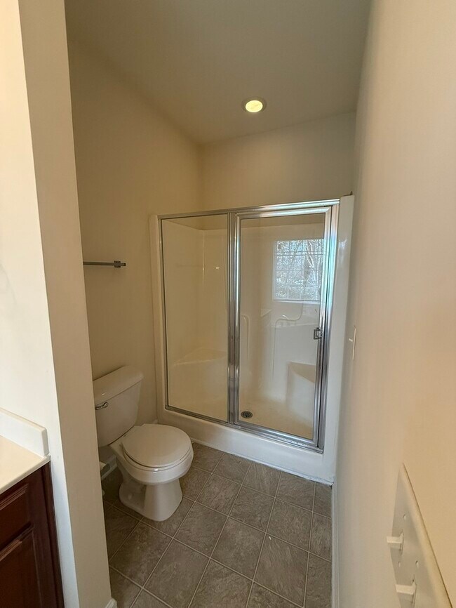 Building Photo - Spacious 2 Bed 2.5 Bath Town Home Available Now! Community Playground!