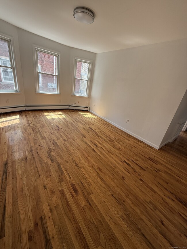 Building Photo - 126 Adams St