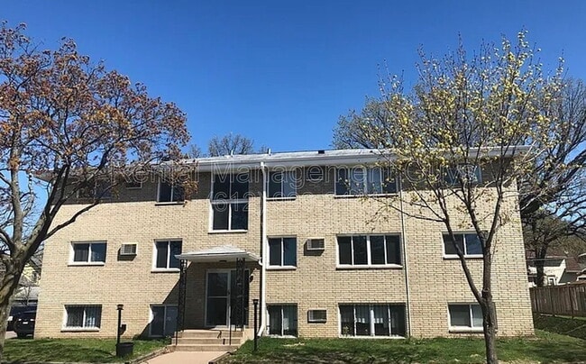 Building Photo - 1757 Thomas Ave W