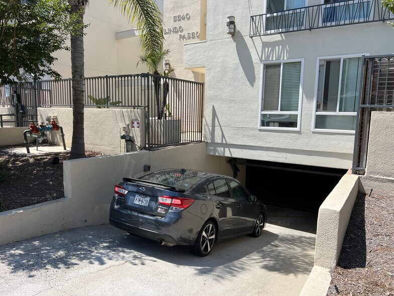 Building Photo - 5540 Lindo Paseo