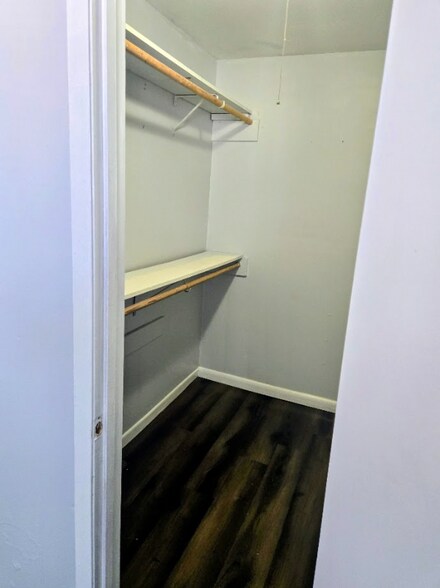 Building Photo - 10024 Neuens Rd