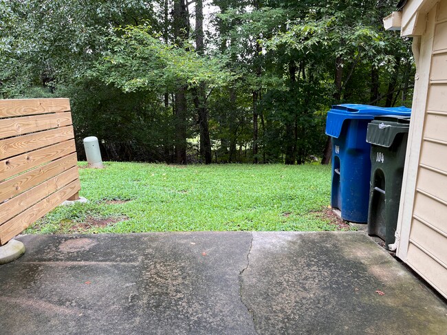 Building Photo - 104 Sparger Springs Ln