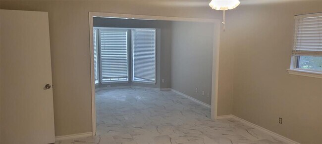 Building Photo - 22447 Wetherburn Ln