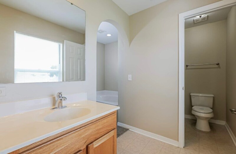 Building Photo - 6024 Kaley Dr