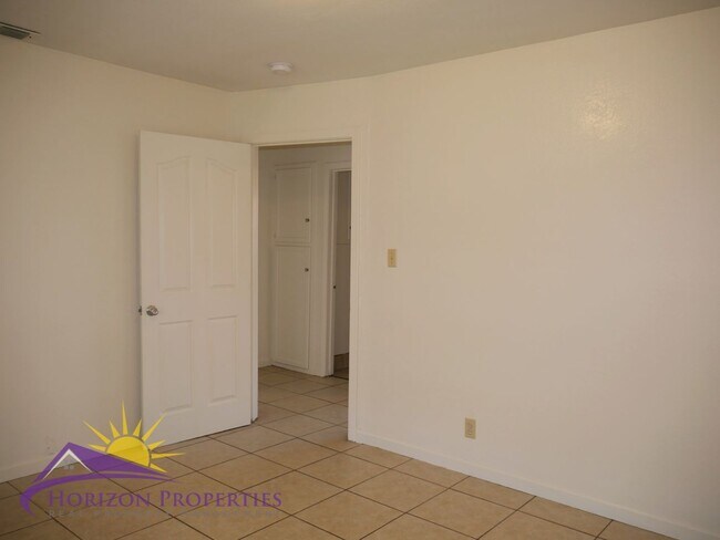Building Photo - 381/385 Las Palmas Ave