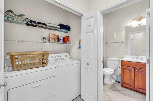 Building Photo - 8106 Moonstone Dr
