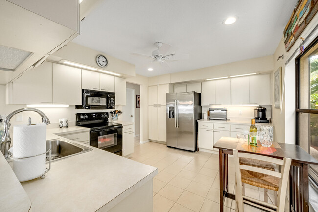 Building Photo - 3120 River Villa Way