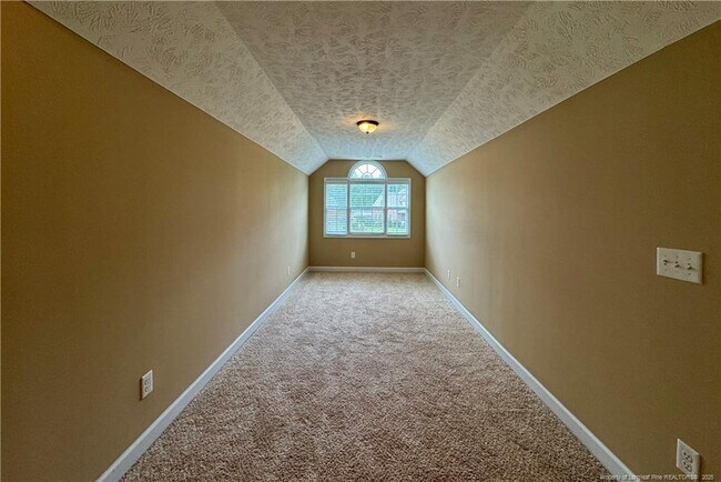 Building Photo - 380 Stansbury Dr