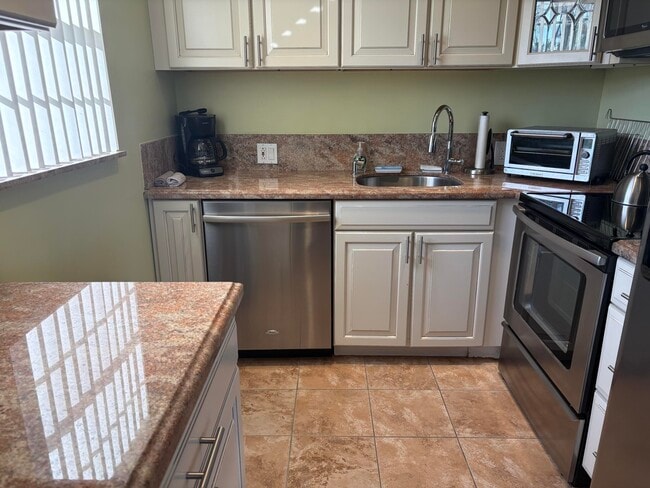 Building Photo - 154 Preston Way