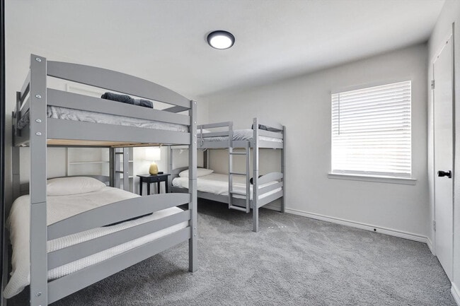 Building Photo - 7920 Limerick Ln