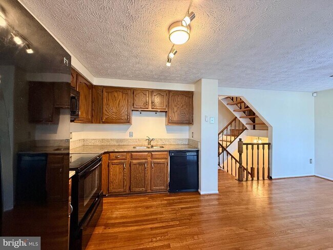 Building Photo - 8152 Mandan Terrace