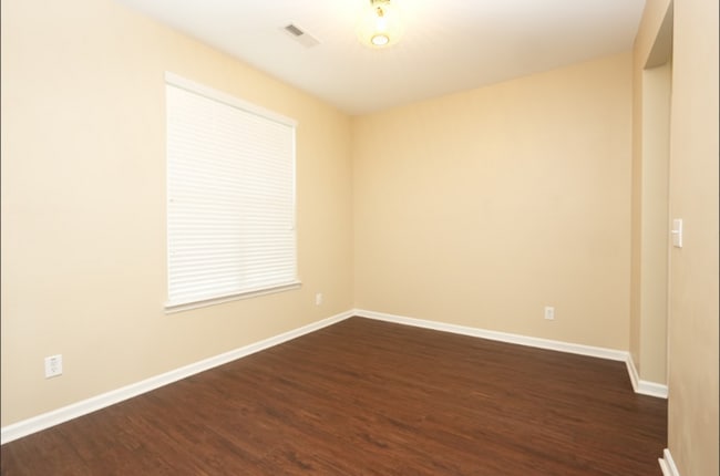 Building Photo - Charming 3-bedroom, 2-bath home
