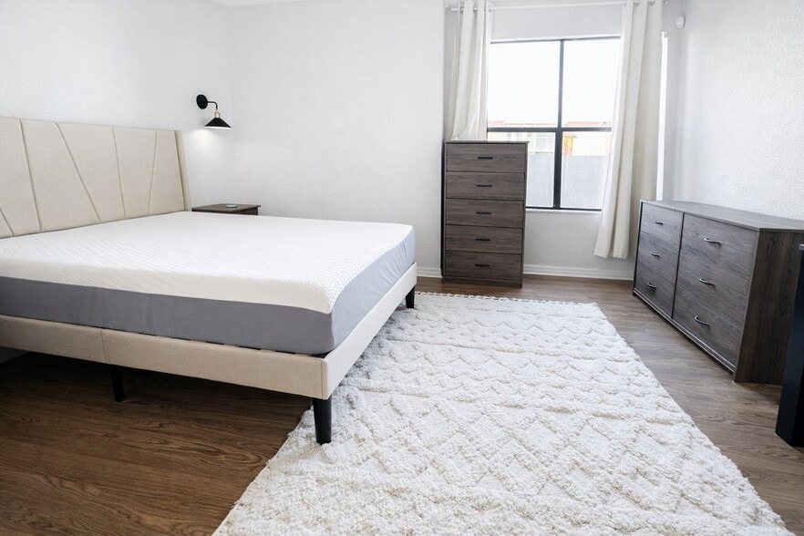 Building Photo - 2918 Antique Oaks Cir